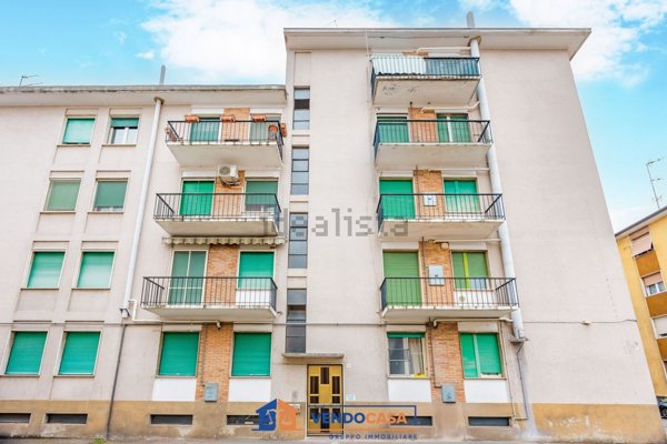 appartamento in vendita a Vercelli in zona Centro Città