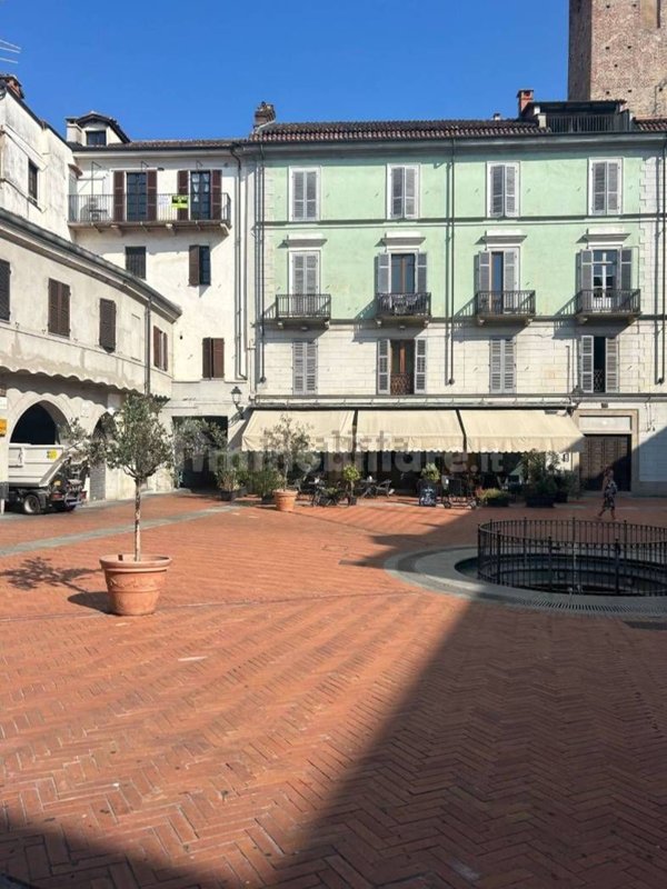 appartamento in vendita a Vercelli in zona Centro Città