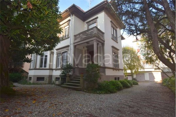 casa indipendente in vendita a Vercelli in zona Centro Città