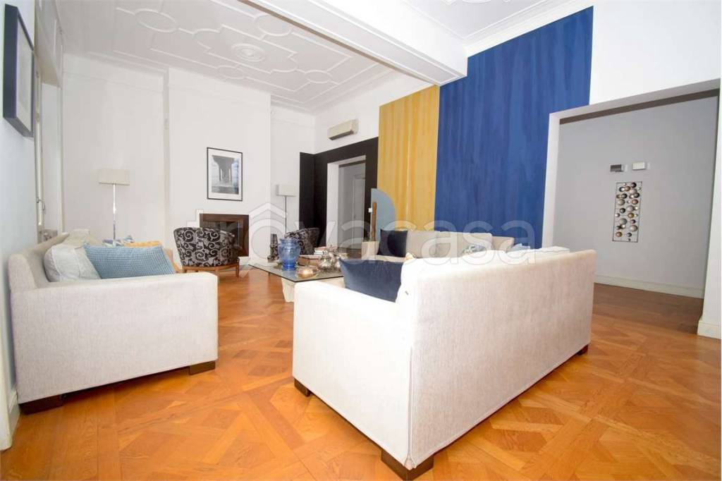 casa indipendente in vendita a Vercelli in zona Centro Città