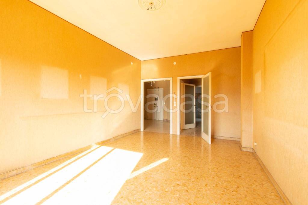 appartamento in vendita a Vercelli in zona Centro Città