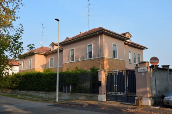 casa indipendente in vendita a Vercelli