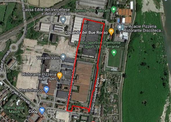 locale commerciale in vendita a Vercelli