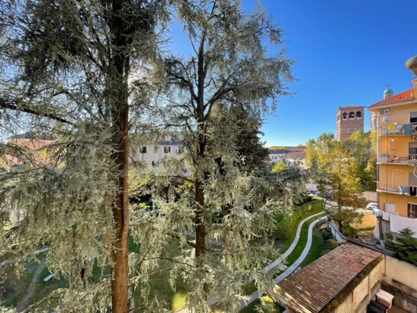 appartamento in vendita a Vercelli in zona Centro Città