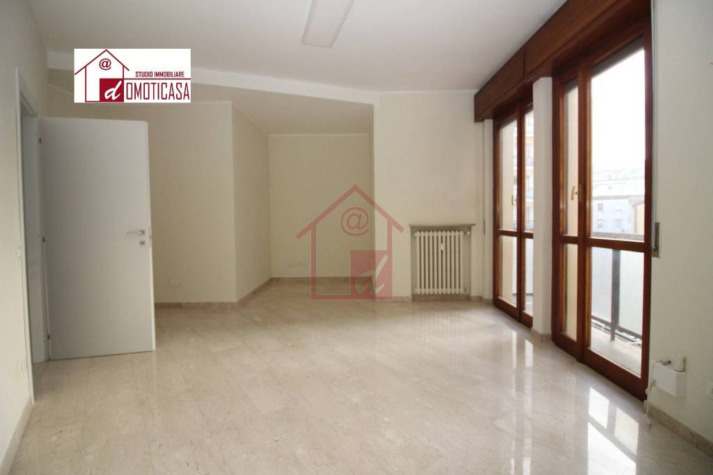 appartamento in vendita a Vercelli in zona Centro Città