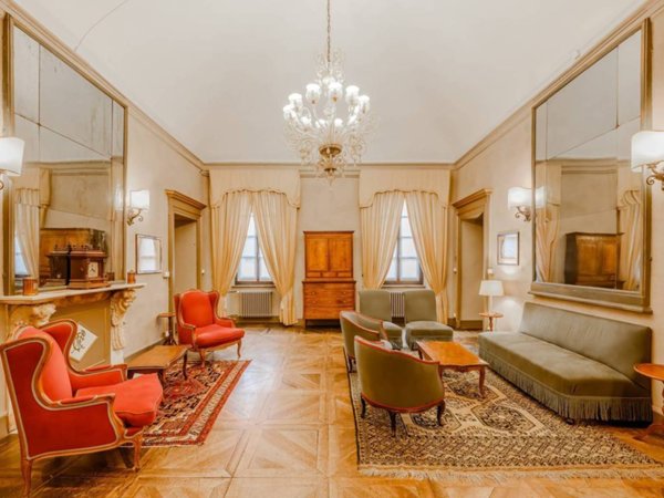 intera palazzina in vendita a Vercelli in zona Centro Città