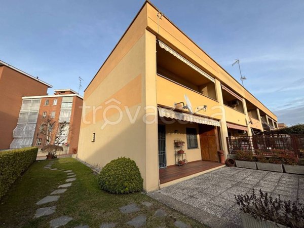 casa indipendente in vendita a Vercelli in zona Centro Città