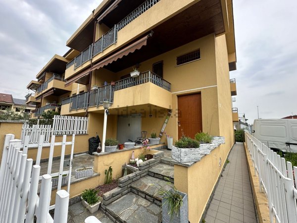 casa indipendente in vendita a Vercelli