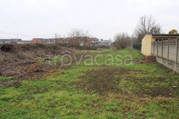 terreno edificabile in vendita a Vercelli in zona Cappuccini