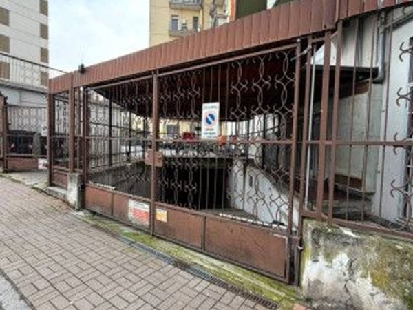 negozio in vendita a Vercelli in zona Ospedale