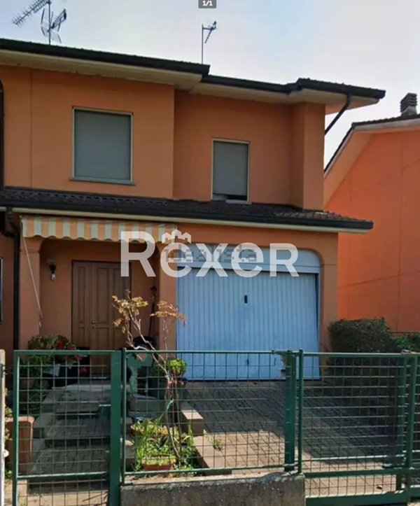 casa indipendente in vendita a Vercelli in zona Porta Torino