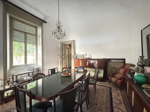 casa indipendente in vendita a Vercelli in zona Centro Città