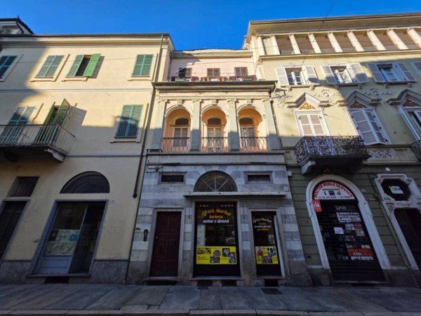 appartamento in vendita a Vercelli in zona Centro Città