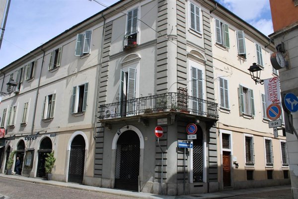 casa semindipendente in vendita a Vercelli in zona Centro Città