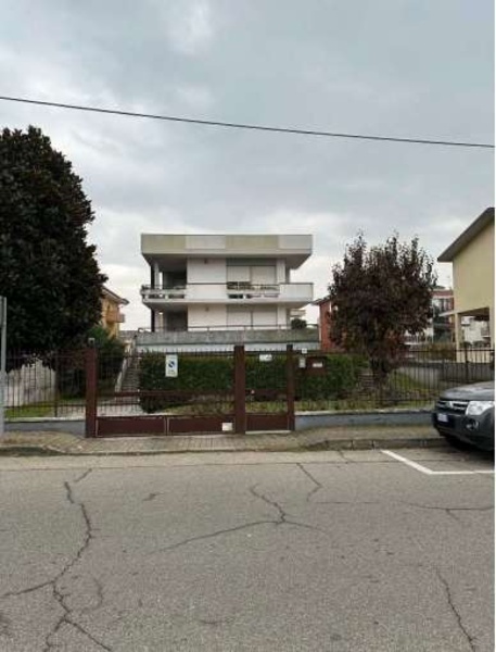 appartamento in vendita a Vercelli in zona Porta Torino