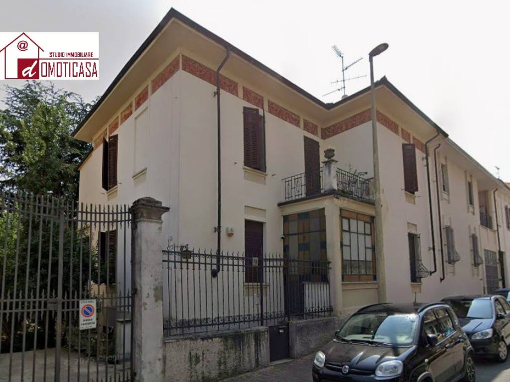 casa indipendente in vendita a Vercelli
