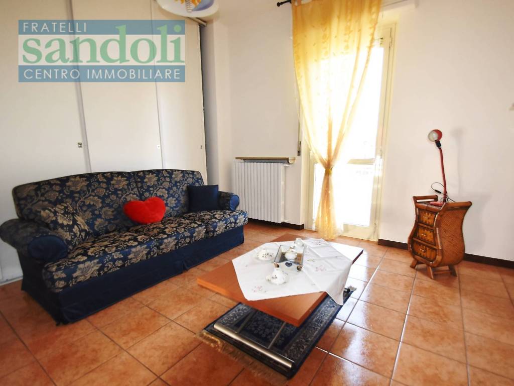 casa indipendente in vendita a Vercelli in zona Centro Città