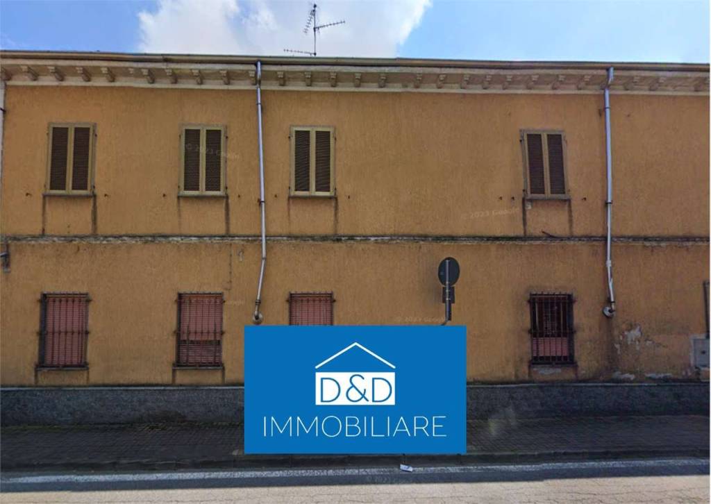 locale di sgombero in vendita a Vercelli