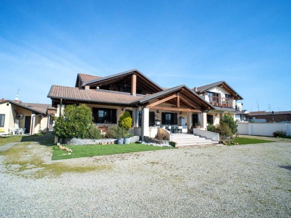 casa indipendente in vendita a Vercelli