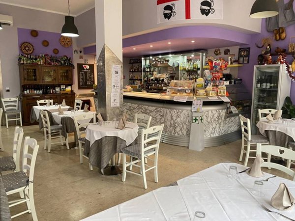 negozio in vendita a Vercelli in zona Centro Città