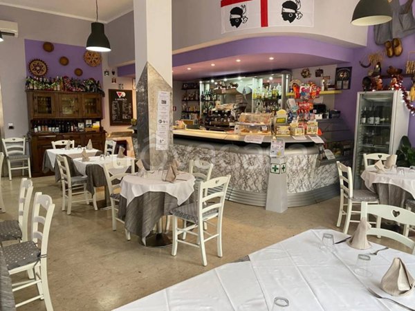 negozio in vendita a Vercelli in zona Centro Città