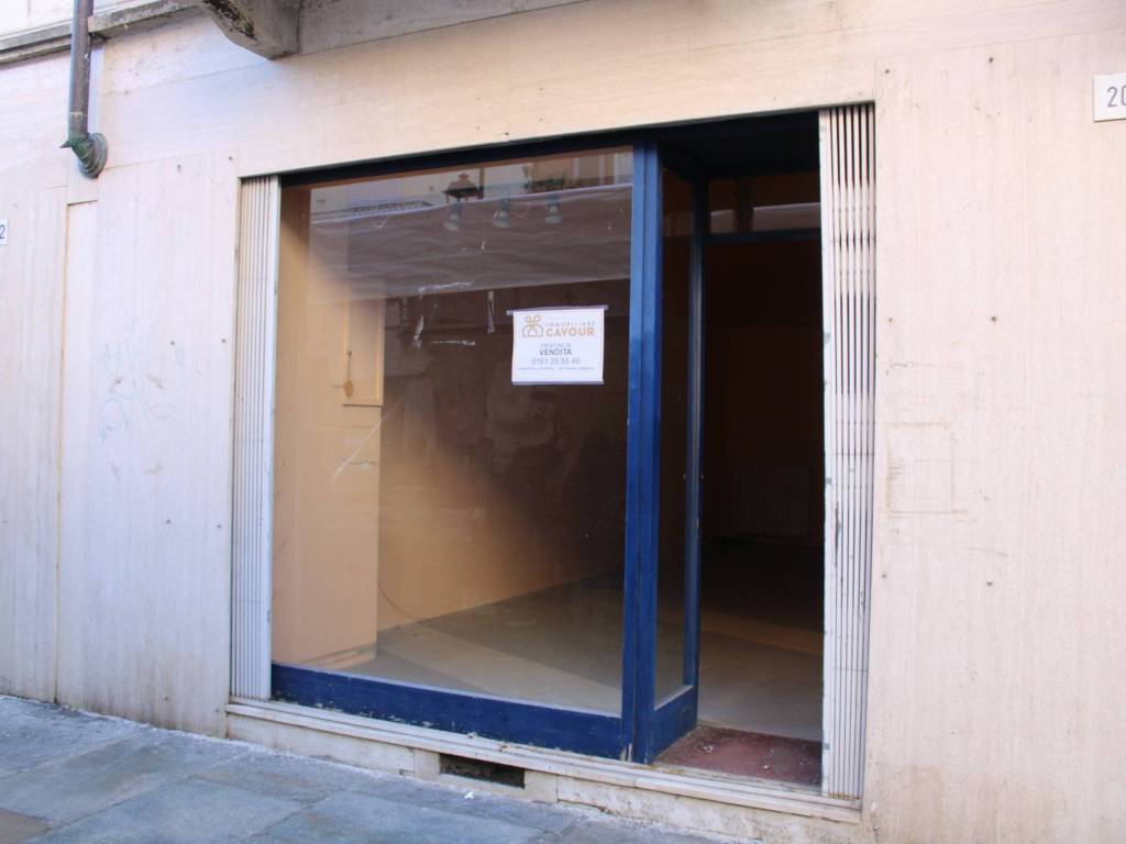 negozio in vendita a Vercelli in zona Centro Città