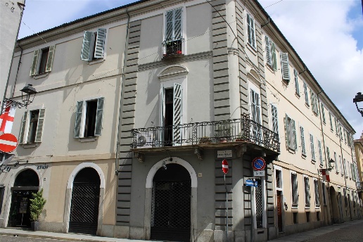 appartamento in vendita a Vercelli in zona Centro Città