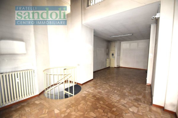 ufficio in vendita a Vercelli in zona Centro Città
