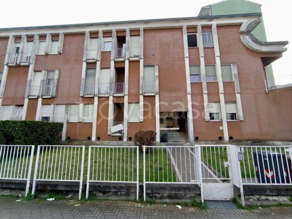 appartamento in vendita a Vercelli in zona Corso Tanaro