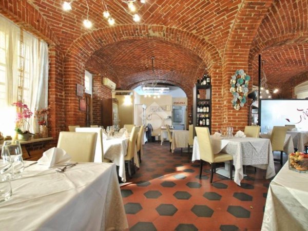 negozio in vendita a Vercelli in zona Centro Città