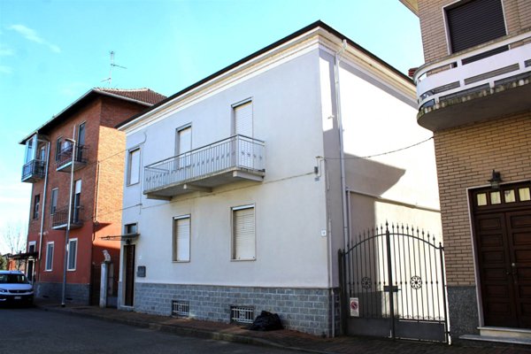 casa indipendente in vendita a Vercelli