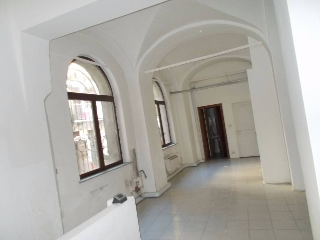 negozio in vendita a Vercelli in zona Centro Città