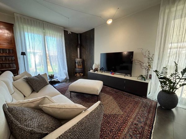 casa indipendente in vendita a Vercelli in zona Porta Torino