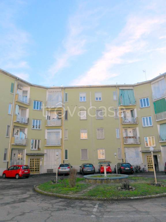 appartamento in vendita a Vercelli in zona Ospedale