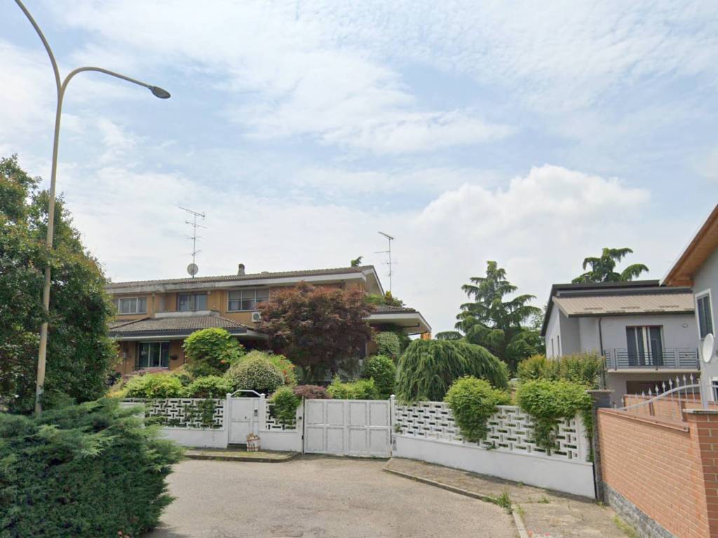 casa indipendente in vendita a Vercelli in zona Centro Città