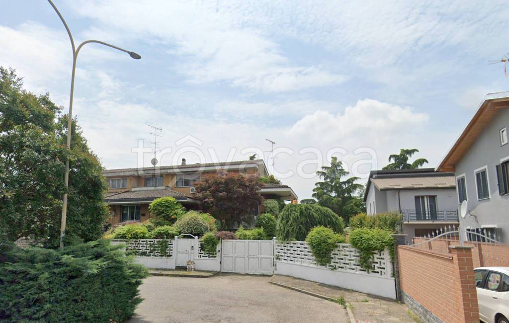 casa indipendente in vendita a Vercelli in zona Centro Città