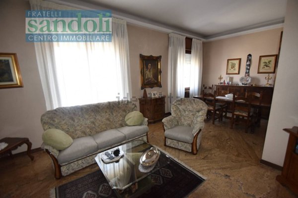 casa indipendente in vendita a Vercelli in zona Centro Città