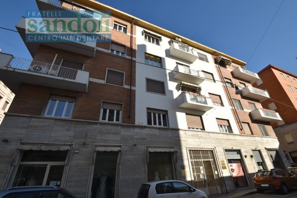 ufficio in vendita a Vercelli in zona Centro Città