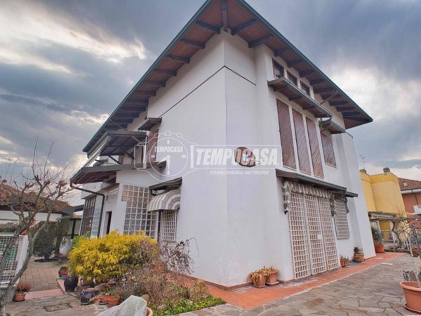 casa indipendente in vendita a Vercelli