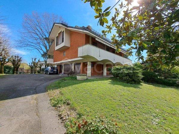 casa indipendente in vendita a Vercelli