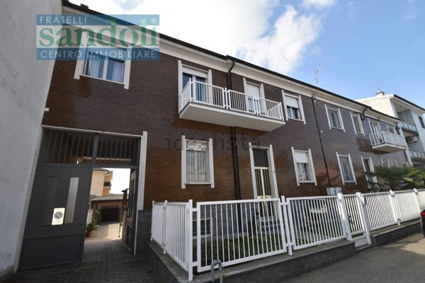 casa indipendente in vendita a Vercelli in zona Centro Città