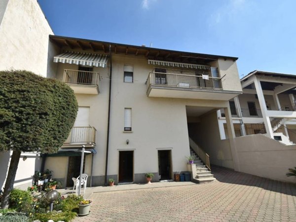 casa indipendente in vendita a Vercelli in zona Centro Città
