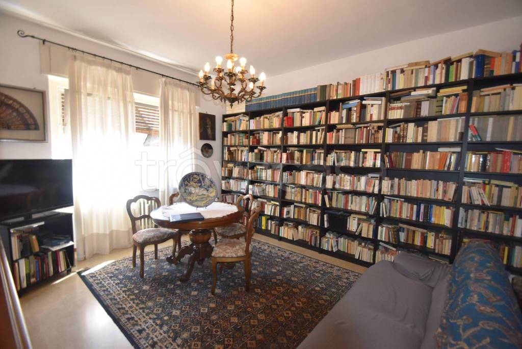 appartamento in vendita a Vercelli in zona Centro Città