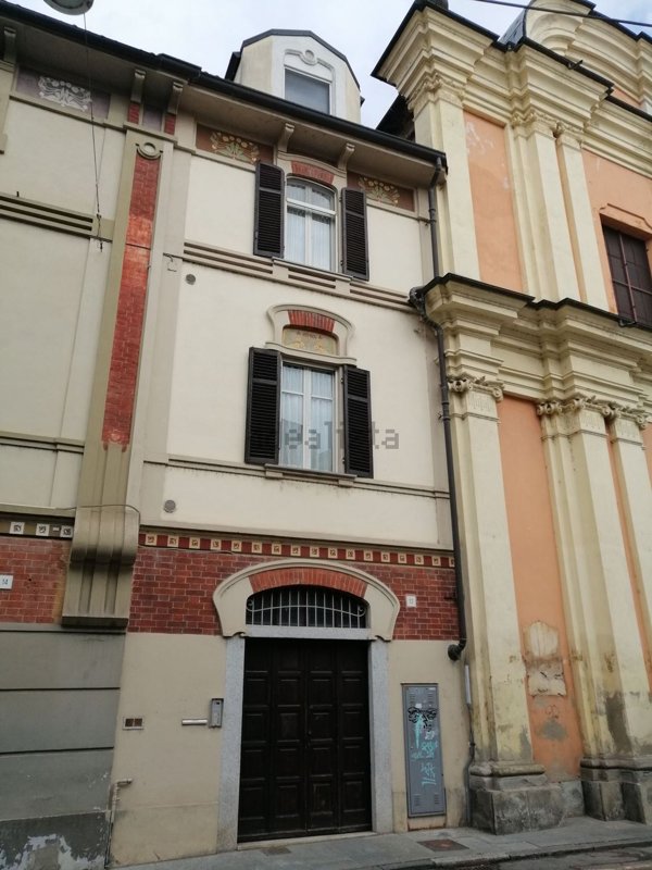 casa indipendente in vendita a Vercelli in zona Centro Città
