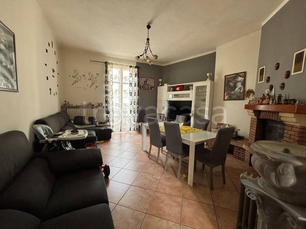 appartamento in vendita a Vercelli in zona Corso Prestinari