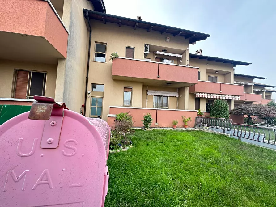 casa indipendente in vendita a Vercelli