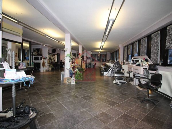 negozio in vendita a Vercelli