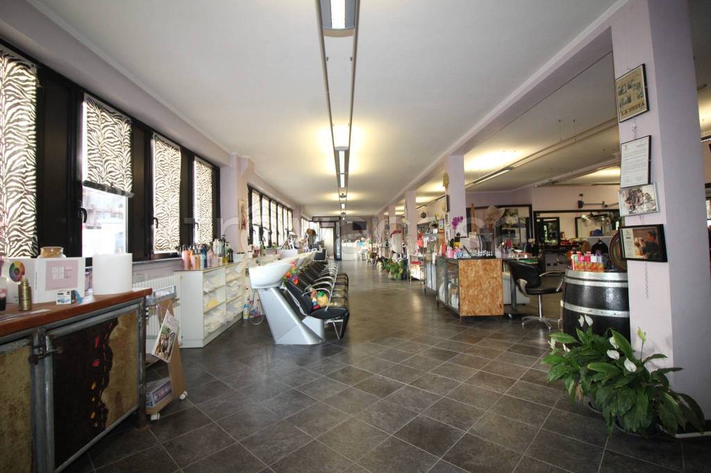 negozio in vendita a Vercelli
