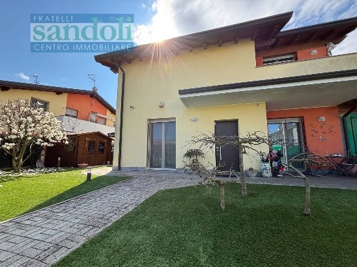 casa indipendente in vendita a Vercelli in zona Porta Torino