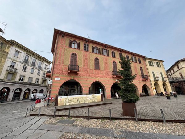 appartamento in vendita a Vercelli in zona Centro Città